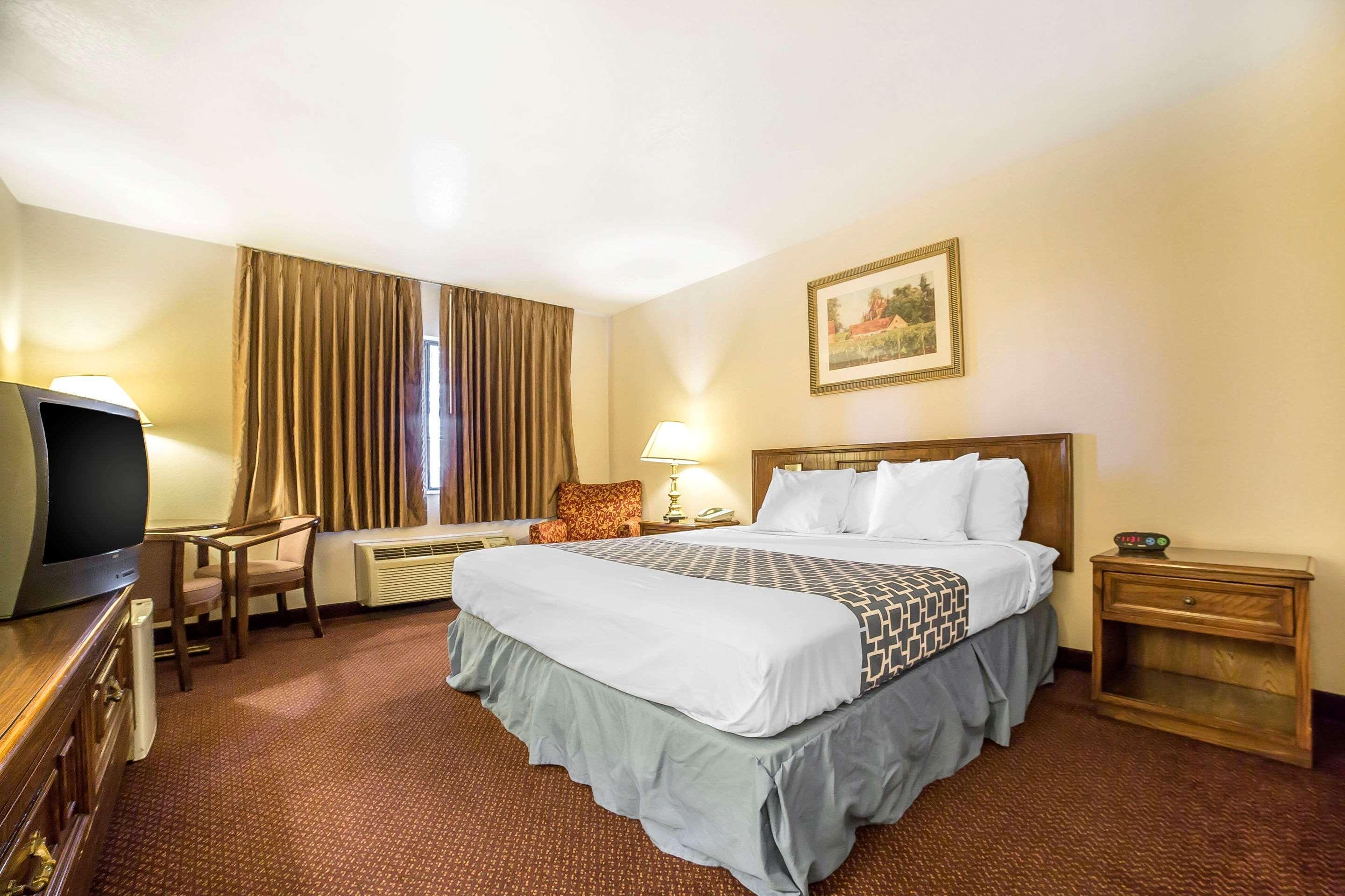 Econo Lodge Inn & Suites Sandy Exterior foto